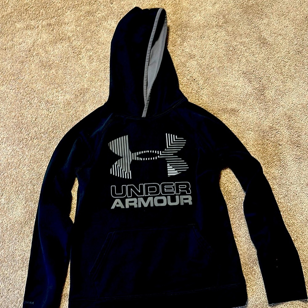 Boys Under Armour hoodie M